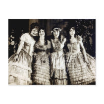 1920 Smiling Girlfriends