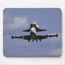 747 and shuttle arriving, Ottawa International Air Mousepad