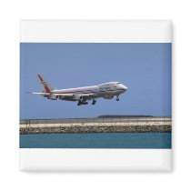 747 landing, Honolulu, Hawaii, U.S.A. Fridge Magnets