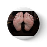 A CLOSEUP SHOT PINBACK BUTTON