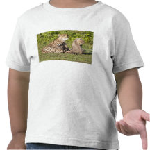 Africa. Tanzania. Cheetah mother and cubs 2 T-shirt