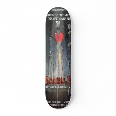 Aliens skateboard by moderngirls3d