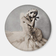 Anna Pavlova Posed en Pointe Fridge Magnets