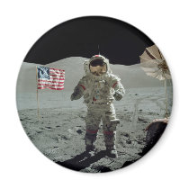 Apollo 17 Astronaut in the Taurus Littrow Valley Magnet