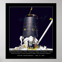Astronauts Hieb, Akers and Thout