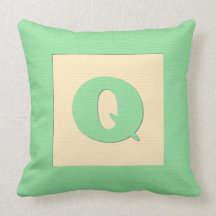 Baby building block throw pIllow letter Q (green)