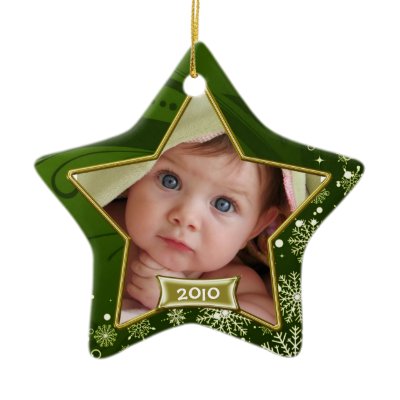 Baby Christmas Photo Frame on Baby S First Christmas Photo Frame Christmas Tree Ornament   Zazzle Co