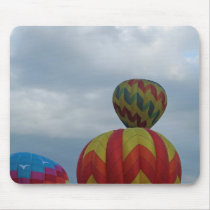 Balloon, cloudy day. mouse pad