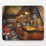 Barber - Closed on Sundays Mousemat