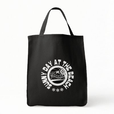 Beach bags: Sunny day at the beach by adellaandmella