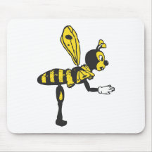 Bending bee mousemat
