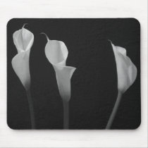 Black and White Flowers Mousepads