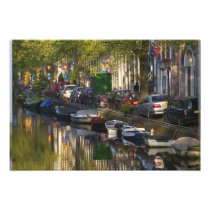 Boats and buildings along the canal belt,