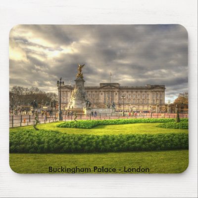 Buckingham Palace Mouse Pad by joggiebotma