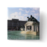 Buckingham Palace statues buttons