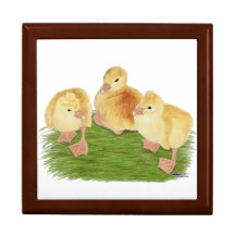 Buff Goslings Tufted Trinket Box