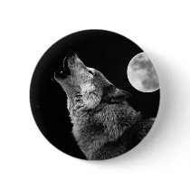 BW Wolf Howling at Moon