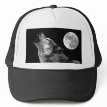 BW Wolf Howling at Moon