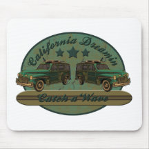 Catch a California Dreamin Surf Wave Mousepads