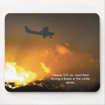 Cessna150 approach -1, Cessna 172 on  short fin... Mouse Pads