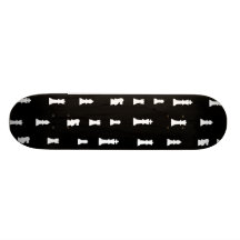 Chess pieces pattern - black and white skateboard