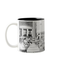 Crowds on esplanade mugs