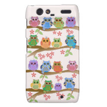 Cute colourful Owls on Brenches Droid RAZR Cover