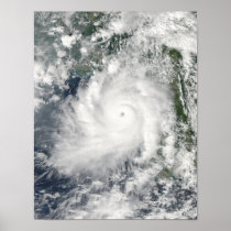 Cyclone Giri moves ashore over Burma