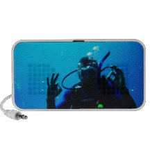 Daring Scuba Diver Mini Speakers