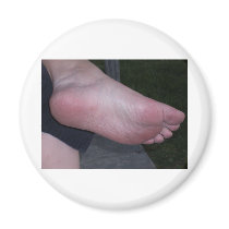DOMINANT FOOT REFRIGERATOR MAGNET
