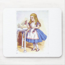 Drink Me, Alice! Mousepad