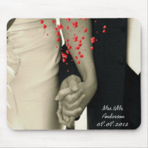 elegant hearts B&W vintage couple holding hands Mouse Mat