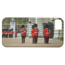 Guards at Buckingham Palace iPhone 5 Case