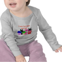 "I love cupcakes and cats"--Cupcake Lovers Gifts T-shirt
