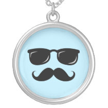 Incognito necklace with moustache and sunglasses