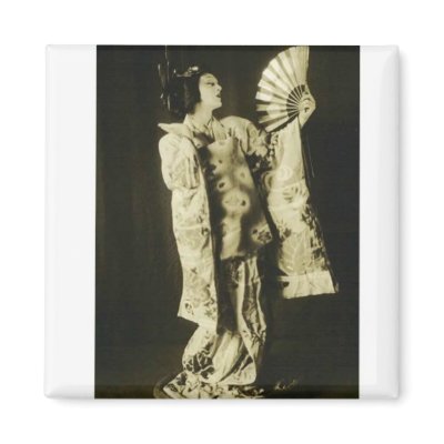 Japanese Geisha magnet by amazingvintage