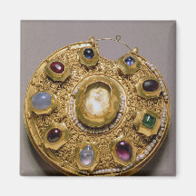 Kolt medallion, gold set with pearls and fridge magnet