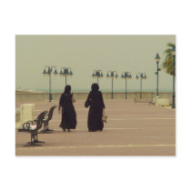 Kuwaiti women shopping