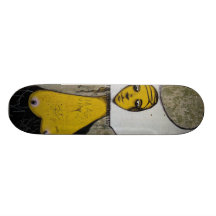 La nonne aux seins nus - planches à roulettes customisées