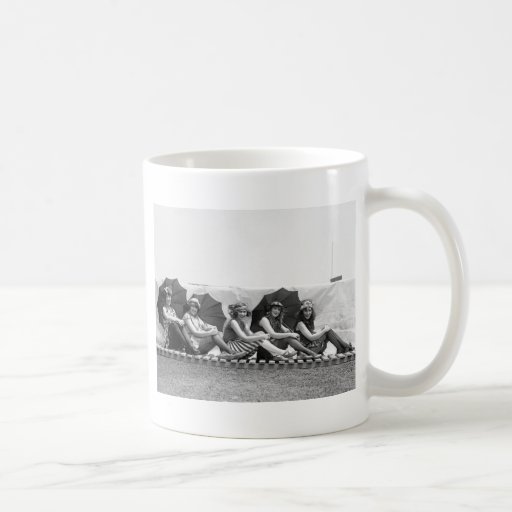 Lansburg Bathing Girls: 1922 Mug