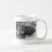 Load of Xmas Trees, 1910 Mugs