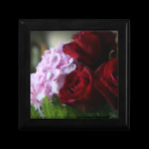 "Love Blooms" gift boxes