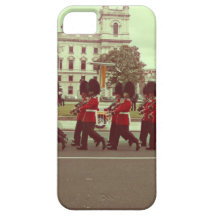 Marching guards at buckingham palace iPhone 5 covers