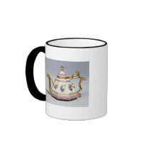 Meissen octagonal teapot, c.1718 coffee mugs