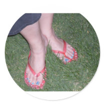 MY FEET IN THE GRASS ROUND STICKERS