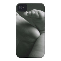 newborn feet Case-Mate iPhone 4 case