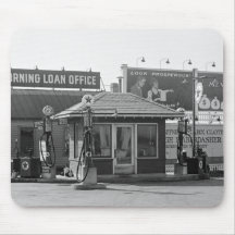Old Gas Station, 1920s Mousepad