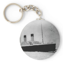 Passenger Liner Steamship RMS Titanic Keychain