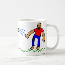 Perro sigue la trayectoria de una pelota taza de café