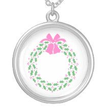 Pink Trim Wreath Necklace necklaces